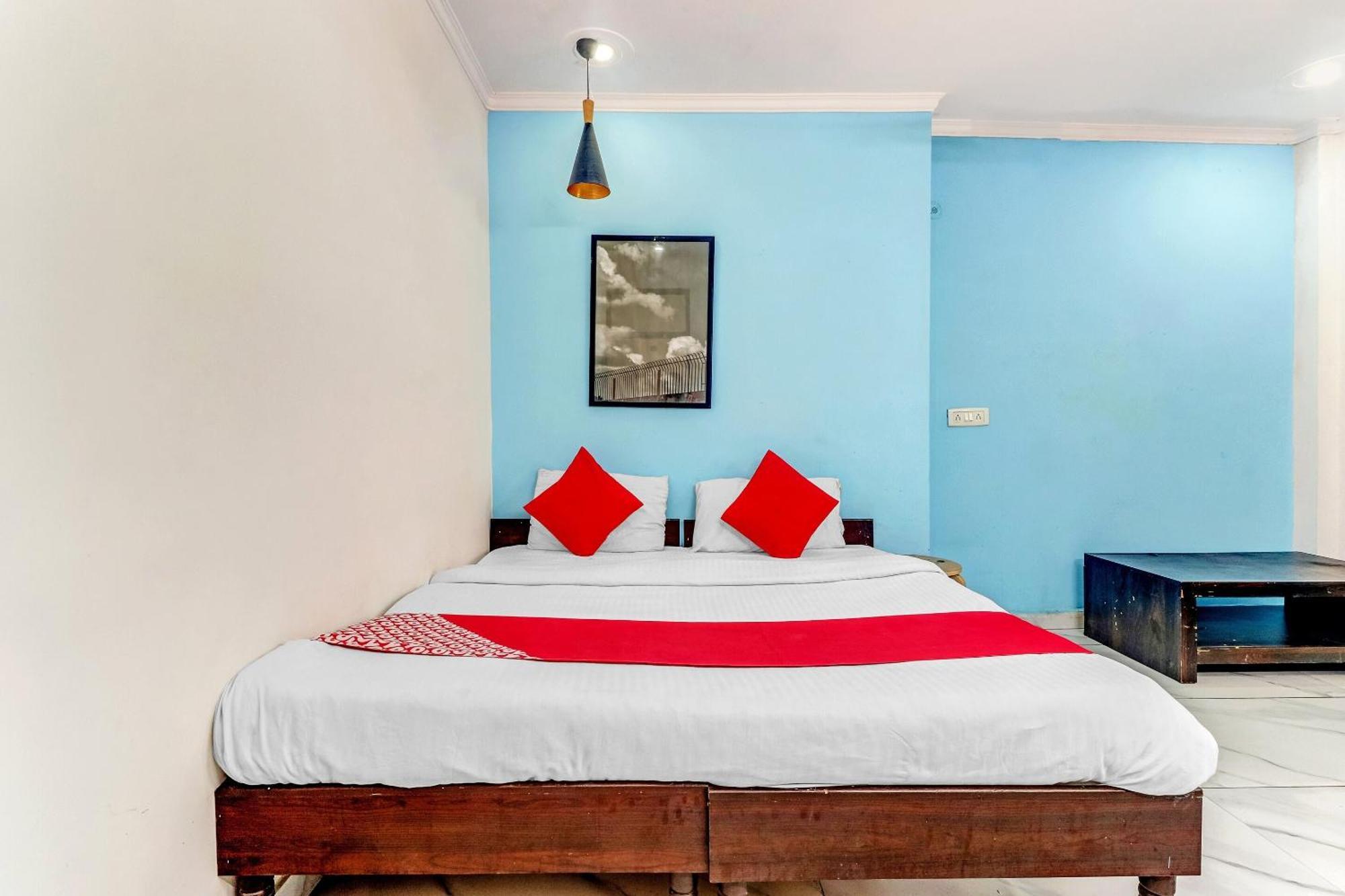 Hotel O Cozy Stay Делі Екстер'єр фото
