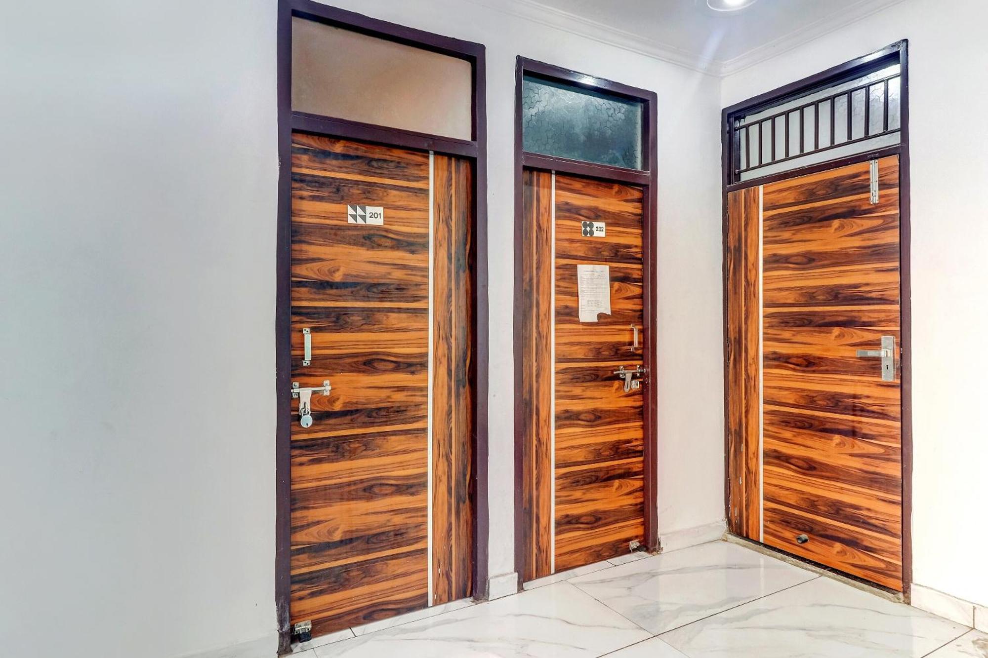 Hotel O Cozy Stay Делі Екстер'єр фото