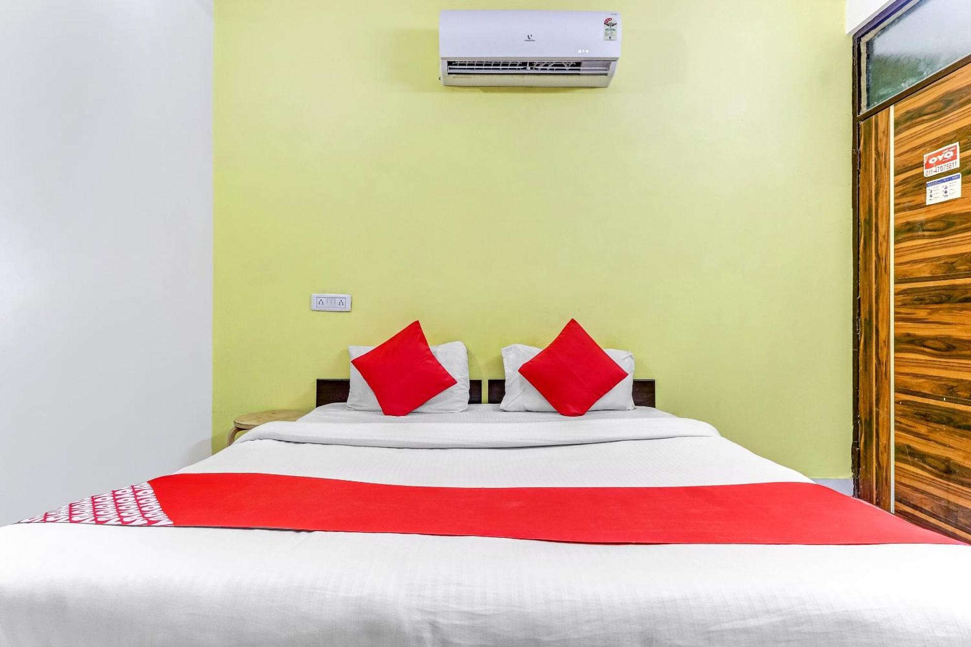 Hotel O Cozy Stay Делі Екстер'єр фото